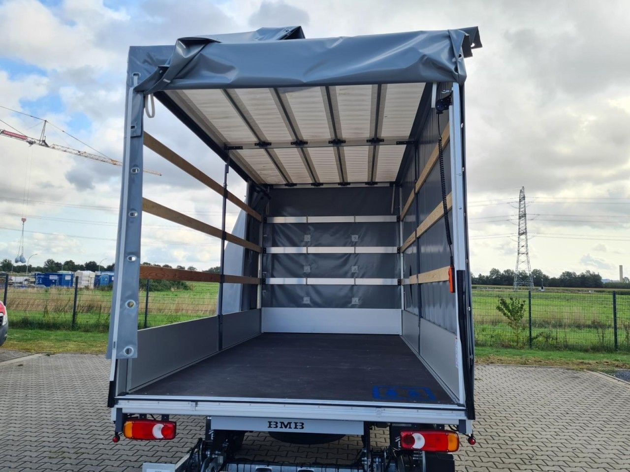 Renault Master Pritsche Schiebe Plane Schlafkab LBW Luft - Autoutilitară cu prelată: Foto 5 Renault Master Pritsche Schiebe Plane Schlafkab LBW Luft - Autoutilitară cu prelată: Foto 5