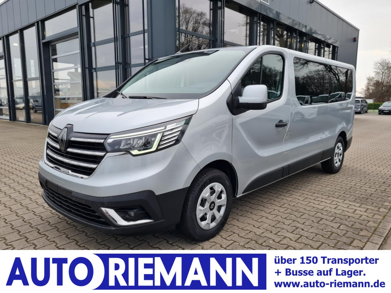 Renault Trafic Kombi 9-Sitze L2 Grand Equilibre KLIMA TEMPOMAT - Autoutilitară cabină dublă: Foto 1 Renault Trafic Kombi 9-Sitze L2 Grand Equilibre KLIMA TEMPOMAT - Autoutilitară cabină dublă: Foto 1