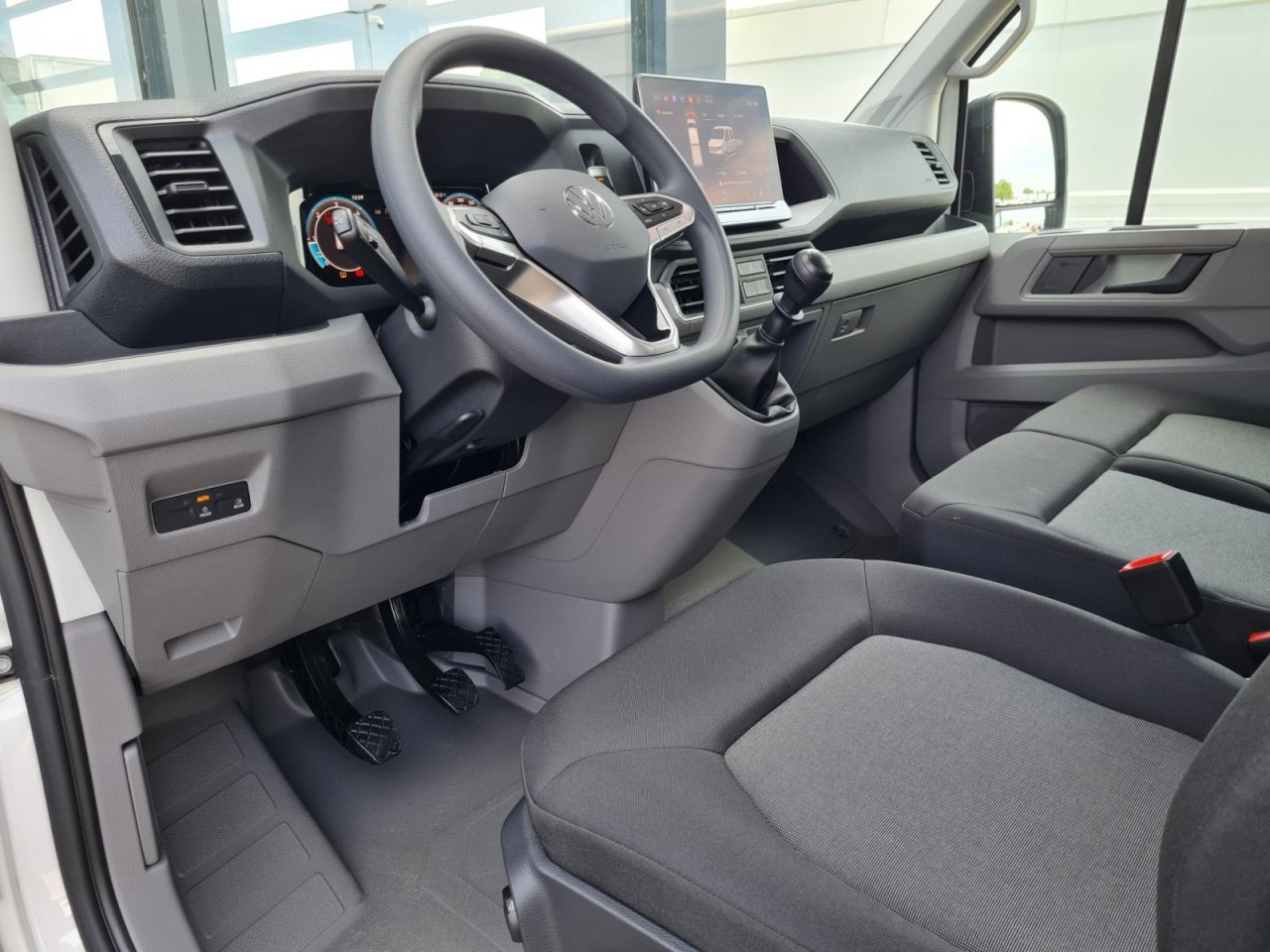 Volkswagen Crafter 35 Doka TDI MR LED KLIMA - Autoutilitară cu platformă, Autoutilitară cabină dublă: Foto 4 Volkswagen Crafter 35 Doka TDI MR LED KLIMA - Autoutilitară cu platformă, Autoutilitară cabină dublă: Foto 4