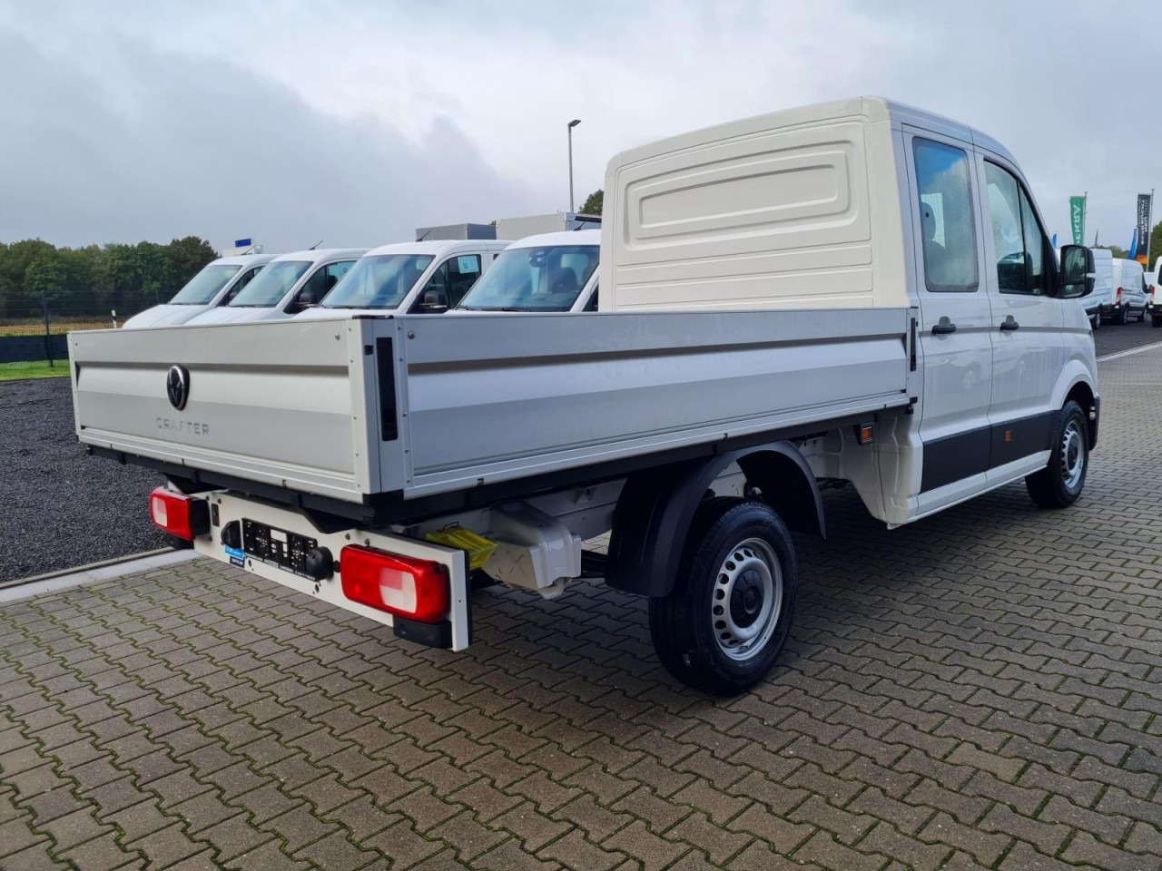 Volkswagen Crafter 35 Doka TDI Pritsche MR KLIMA TEMPOMAT - Autoutilitară cu platformă, Autoutilitară cabină dublă: Foto 4 Volkswagen Crafter 35 Doka TDI Pritsche MR KLIMA TEMPOMAT - Autoutilitară cu platformă, Autoutilitară cabină dublă: Foto 4