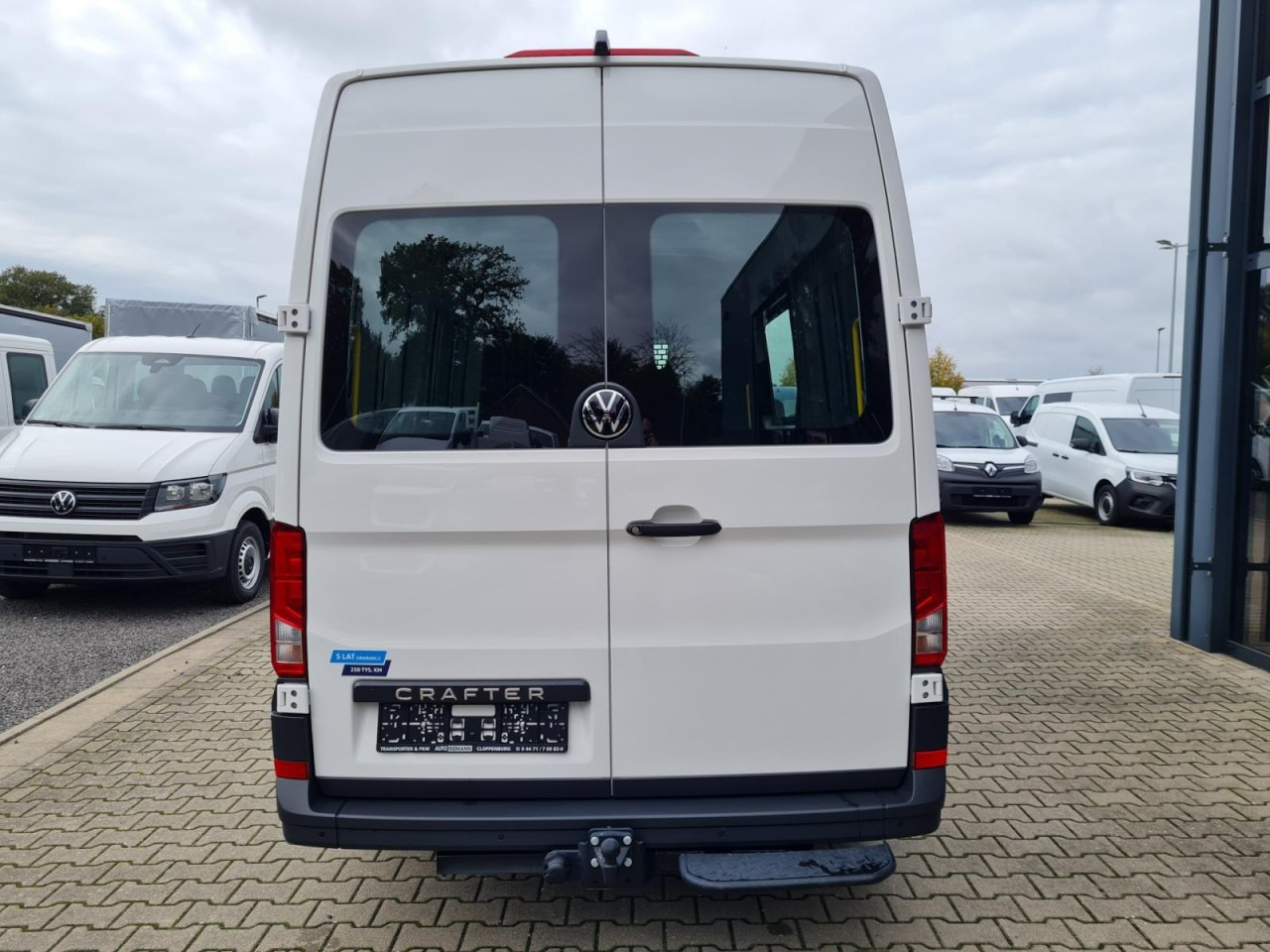 Volkswagen Crafter 35 Kasten TDI MR L3H3 STANDHEIZ AHK - Dubă: Foto 5 Volkswagen Crafter 35 Kasten TDI MR L3H3 STANDHEIZ AHK - Dubă: Foto 5