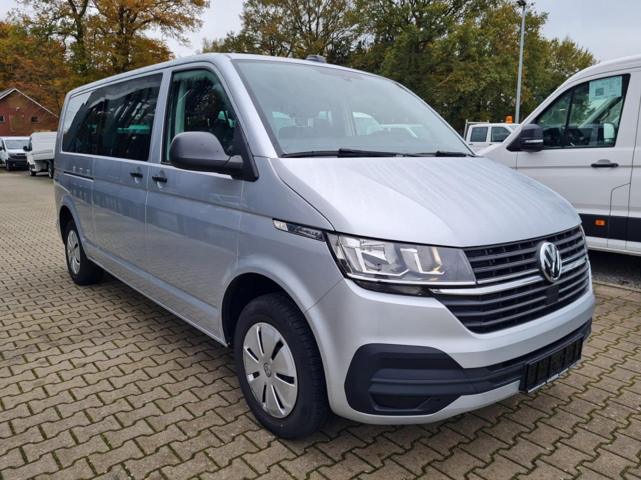 Volkswagen T6.1 Caravelle TDI lang 9 Sitzer 2 Schiebetüren Trendl. - Microbuz, Transport persoane: Foto 3 Volkswagen T6.1 Caravelle TDI lang 9 Sitzer 2 Schiebetüren Trendl. - Microbuz, Transport persoane: Foto 3