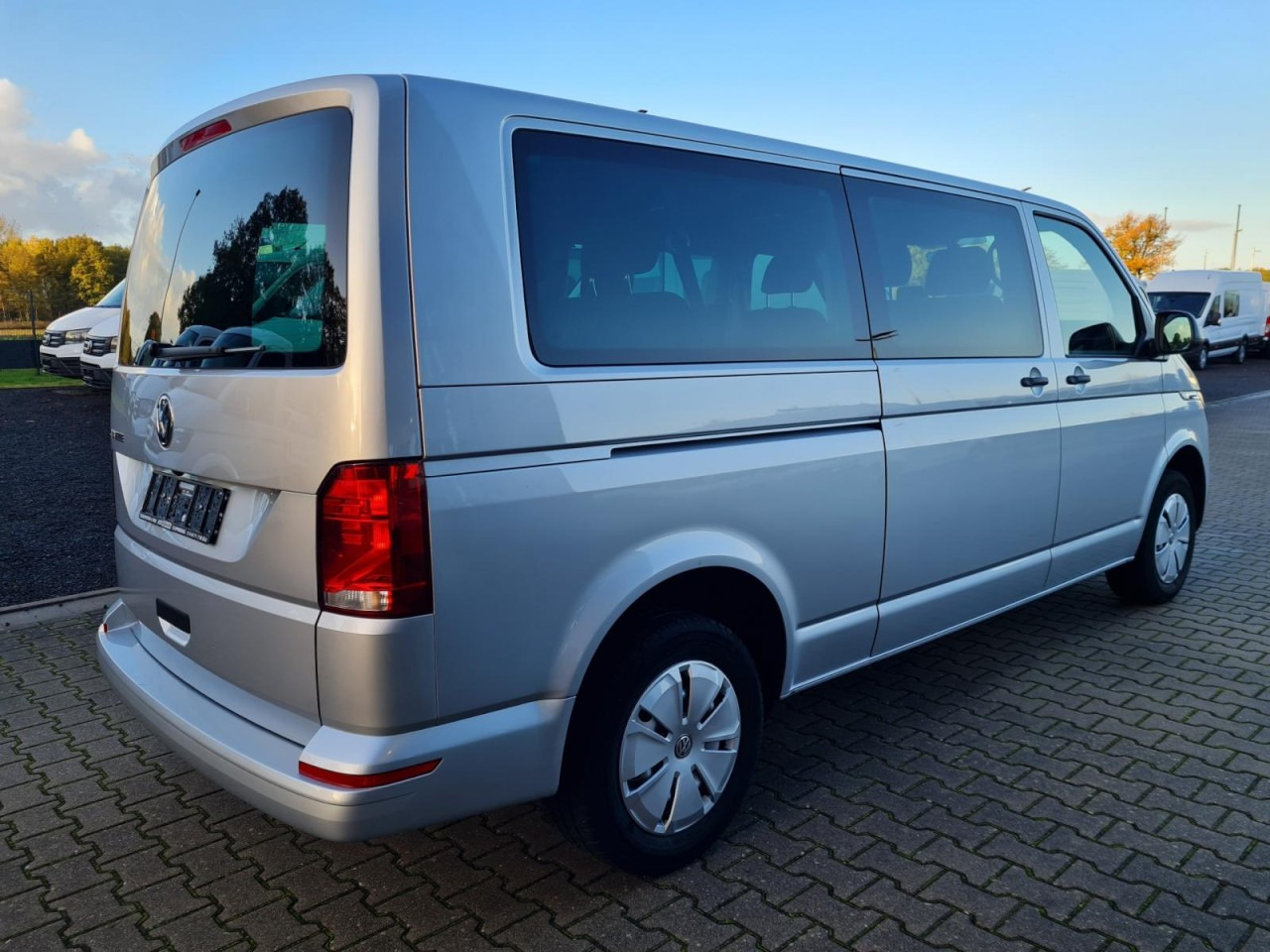 Volkswagen T6.1 Caravelle TDI lang 9 Sitzer 2 Schiebetüren Trendl. - Microbuz, Transport persoane: Foto 5 Volkswagen T6.1 Caravelle TDI lang 9 Sitzer 2 Schiebetüren Trendl. - Microbuz, Transport persoane: Foto 5