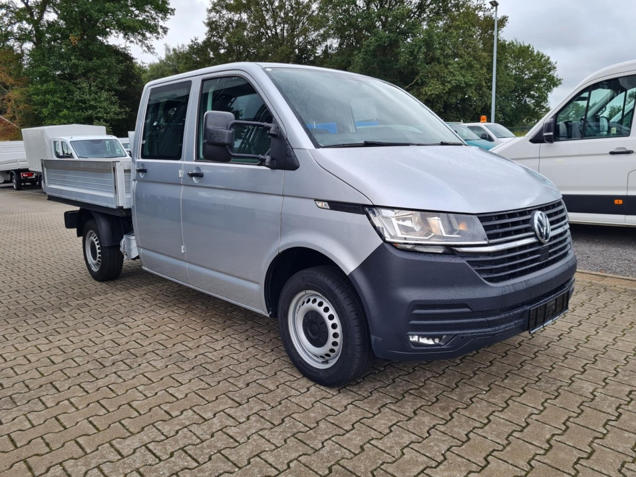 Volkswagen T6.1 Doka Pritsche Plane 6-Sitze Klima Komfort - Autoutilitară cu platformă, Autoutilitară cabină dublă: Foto 3 Volkswagen T6.1 Doka Pritsche Plane 6-Sitze Klima Komfort - Autoutilitară cu platformă, Autoutilitară cabină dublă: Foto 3