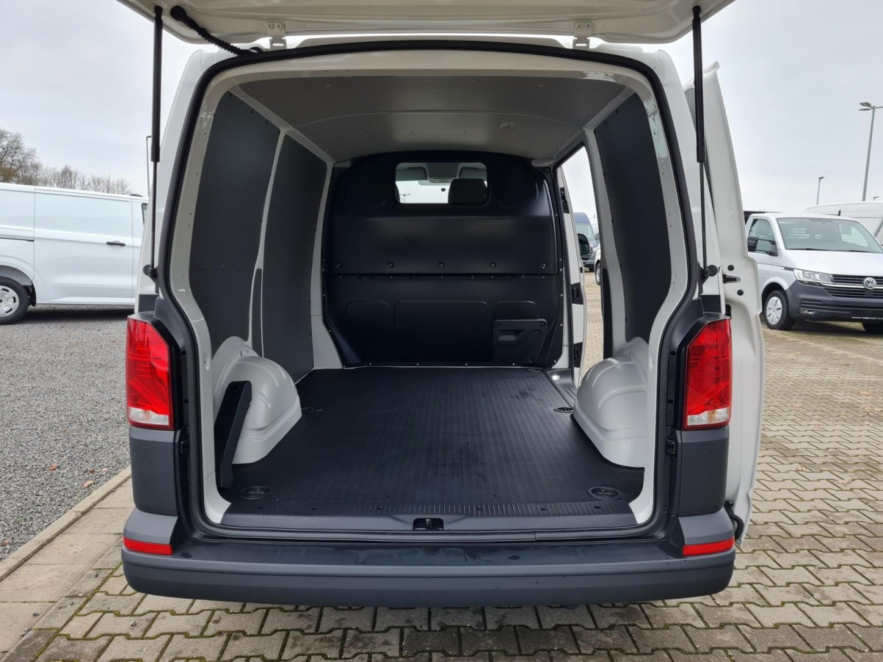 Volkswagen T6.1 Kasten KR Heckklappe KAMERA KLIMA Navi App - Autoutilitară compactă: Foto 5 Volkswagen T6.1 Kasten KR Heckklappe KAMERA KLIMA Navi App - Autoutilitară compactă: Foto 5