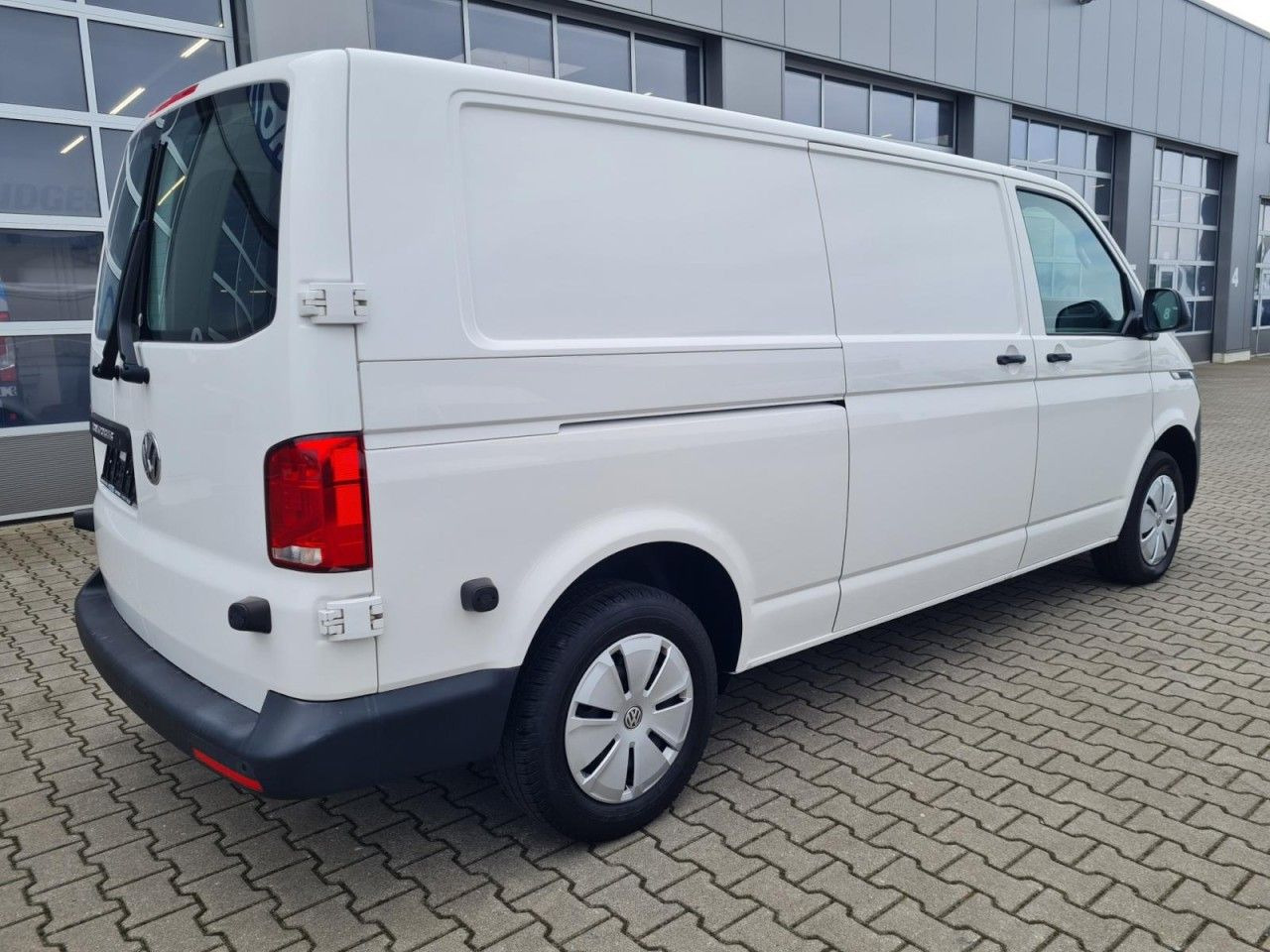 Volkswagen T6.1 Kasten lang Flügeltüren KLIMA KOMFORT PDC - Autoutilitară compactă: Foto 4 Volkswagen T6.1 Kasten lang Flügeltüren KLIMA KOMFORT PDC - Autoutilitară compactă: Foto 4