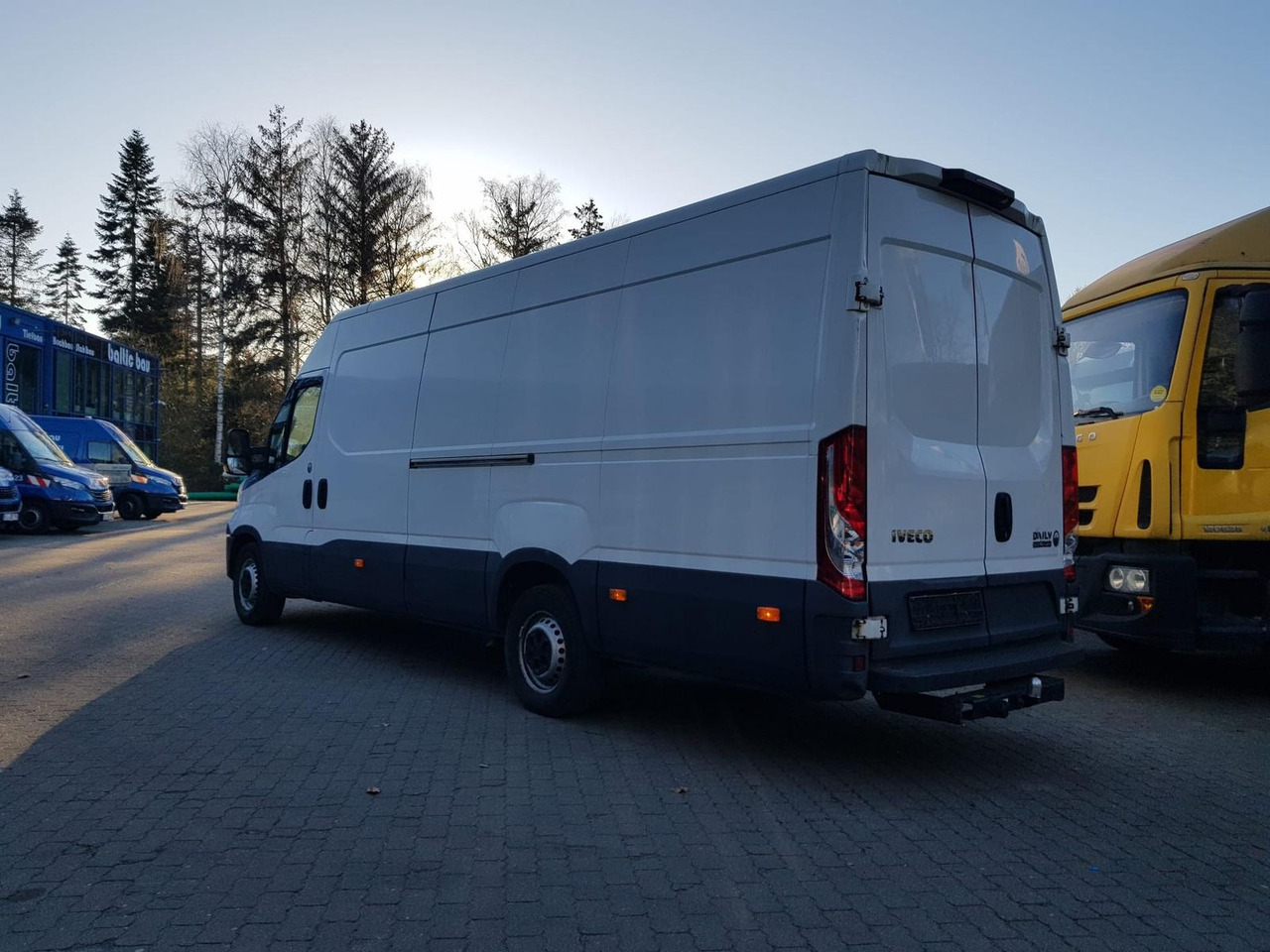 Iveco Daily 35S16SA8 V/P Klima, AHK, Rückfahrkamera... - Dubă: Foto 3 Iveco Daily 35S16SA8 V/P Klima, AHK, Rückfahrkamera... - Dubă: Foto 3