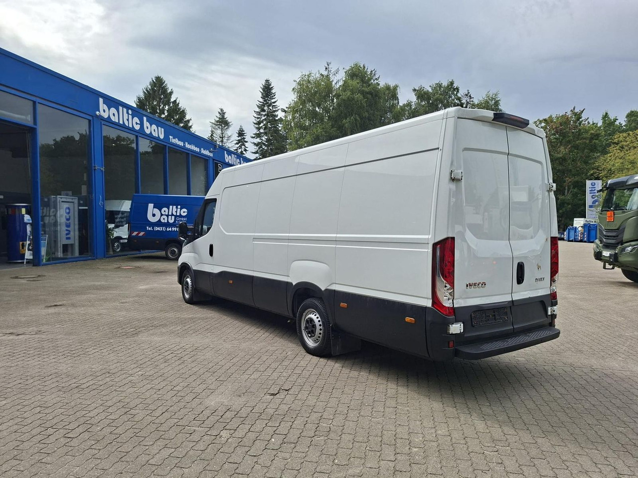 Iveco Daily 35S16V Klima 4100 115 kW (156 PS), Auto... - Dubă: Foto 3 Iveco Daily 35S16V Klima 4100 115 kW (156 PS), Auto... - Dubă: Foto 3