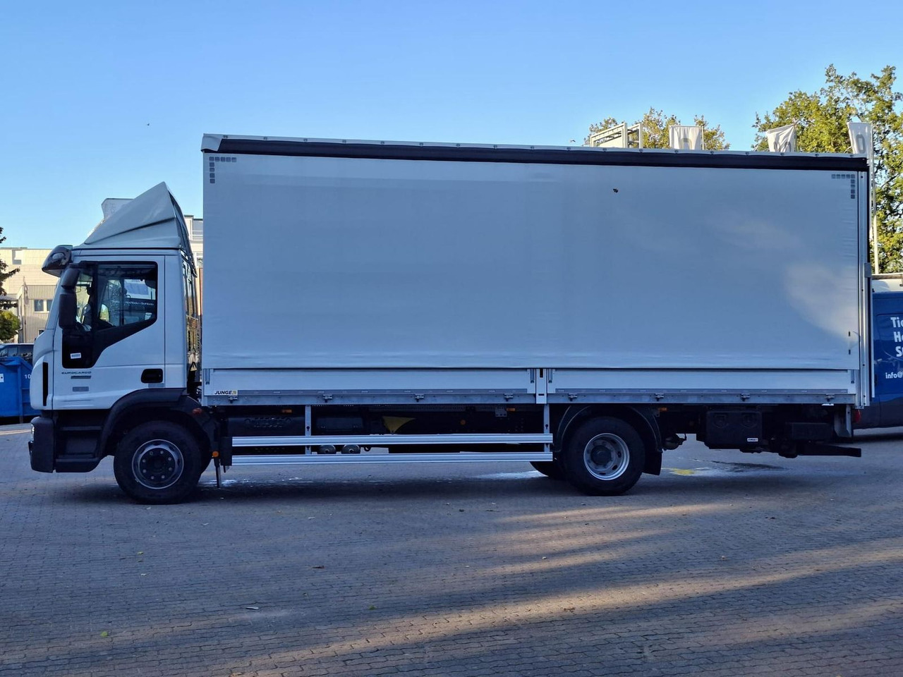 Iveco ML120E25/P JUNGE KOFFER LBW 1,5t AHK 185 kW (... - Autoutilitară box: Foto 2 Iveco ML120E25/P JUNGE KOFFER LBW 1,5t AHK 185 kW (... - Autoutilitară box: Foto 2