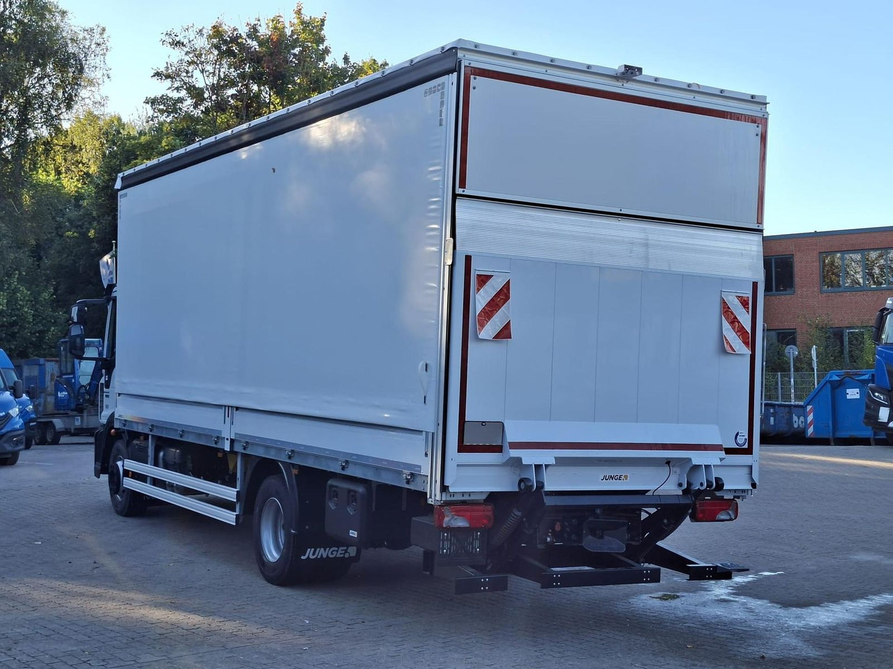 Iveco ML120E25/P JUNGE KOFFER LBW 1,5t AHK 185 kW (... - Autoutilitară box: Foto 4 Iveco ML120E25/P JUNGE KOFFER LBW 1,5t AHK 185 kW (... - Autoutilitară box: Foto 4