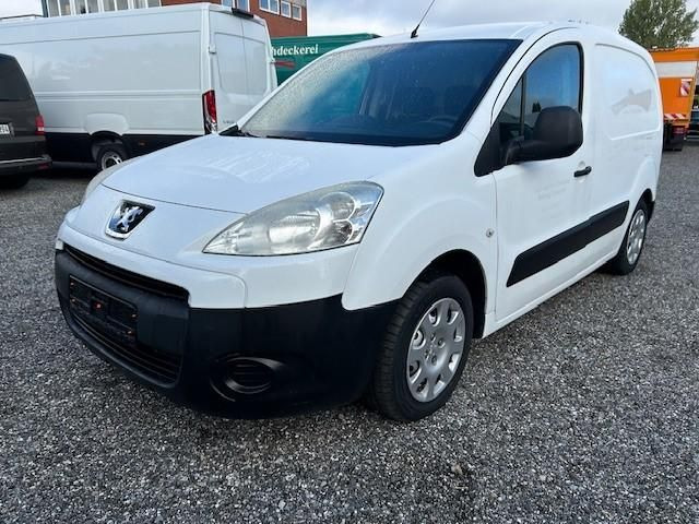 Peugeot Partner L1 Komfort Kühlkoffer 66 kW (90 PS), ... - Microbuz, Transport persoane: Foto 3 Peugeot Partner L1 Komfort Kühlkoffer 66 kW (90 PS), ... - Microbuz, Transport persoane: Foto 3