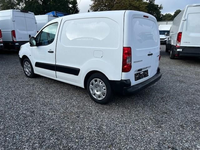 Peugeot Partner L1 Komfort Kühlkoffer 66 kW (90 PS), ... - Microbuz, Transport persoane: Foto 5 Peugeot Partner L1 Komfort Kühlkoffer 66 kW (90 PS), ... - Microbuz, Transport persoane: Foto 5