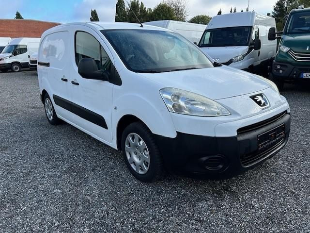 Peugeot Partner L1 Komfort Kühlkoffer 66 kW (90 PS), ... - Microbuz, Transport persoane: Foto 1 Peugeot Partner L1 Komfort Kühlkoffer 66 kW (90 PS), ... - Microbuz, Transport persoane: Foto 1