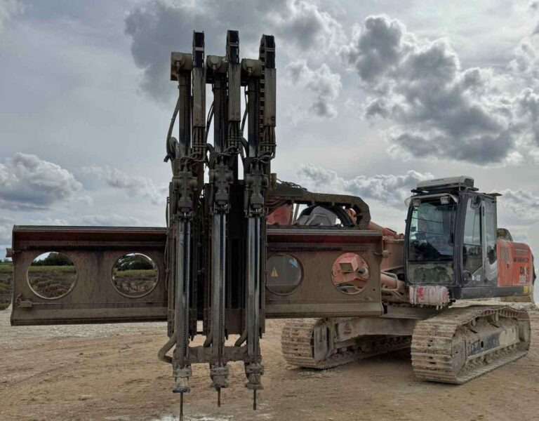 Hitachi ZX280 LCN-3 with Wimmer Drilling Rig / Wimmer Sprenglochbohrgerät - Maşină de foraj: Foto 1 Hitachi ZX280 LCN-3 with Wimmer Drilling Rig / Wimmer Sprenglochbohrgerät - Maşină de foraj: Foto 1