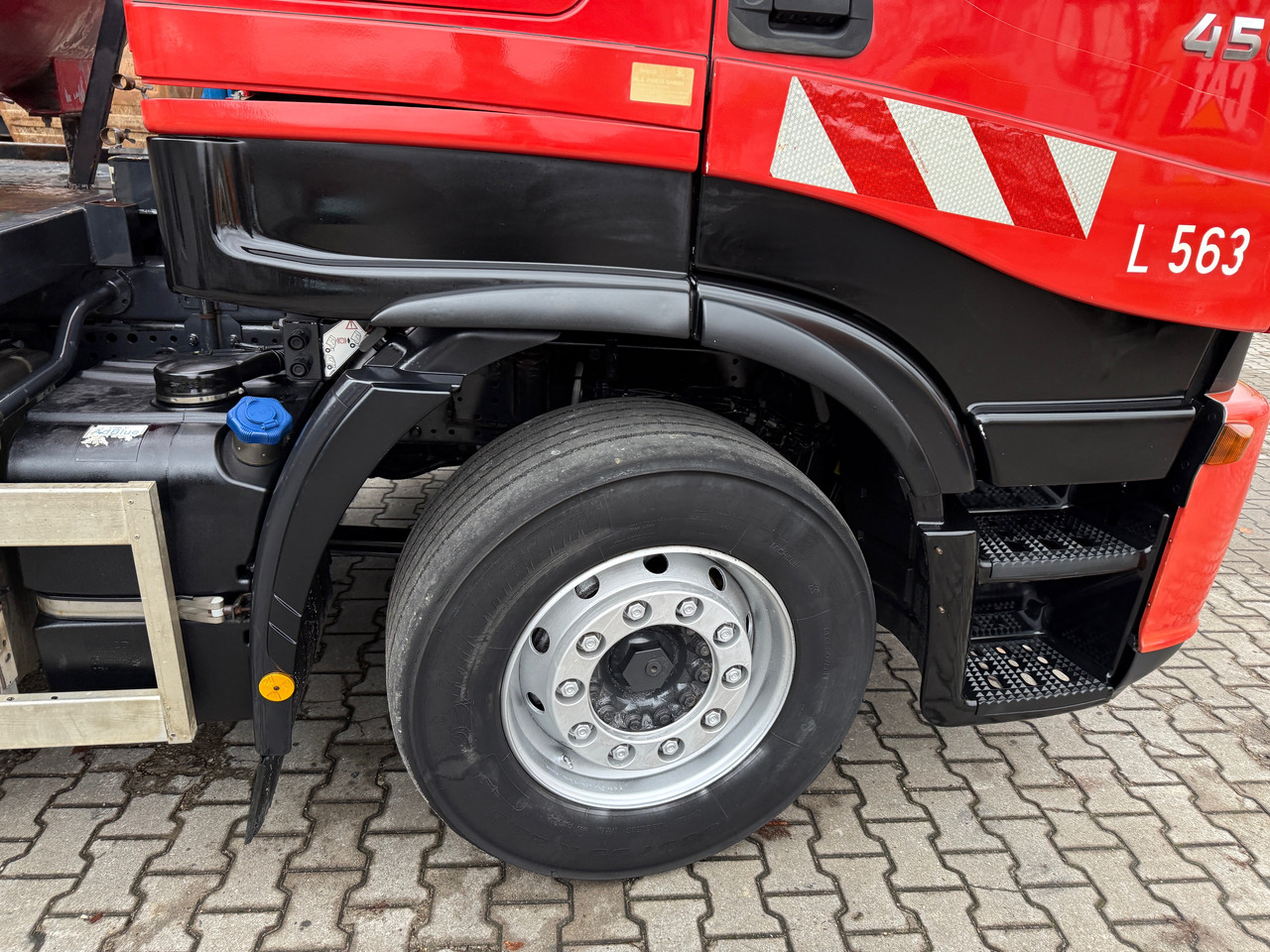 Camion transport auto Iveco AS260S45 Baumaschinentransporter hydr. Rampe: Foto 13 Camion transport auto Iveco AS260S45 Baumaschinentransporter hydr. Rampe: Foto 13