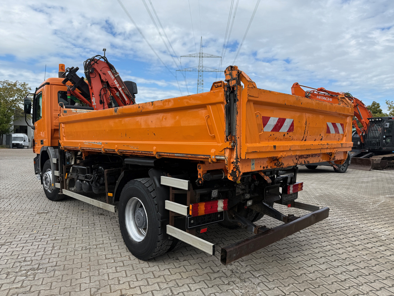 Mercedes-Benz 1832 Actros MP2 3-Seiten-Kipper mit Kran + Funk - Camion basculantă, Camion cu macara: Foto 5 Mercedes-Benz 1832 Actros MP2 3-Seiten-Kipper mit Kran + Funk - Camion basculantă, Camion cu macara: Foto 5