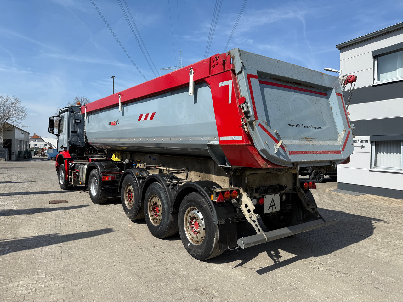 Mercedes-Benz 1851 Arocs ECHTER 4x4 mit Schmitz Kippauflieger - Camion basculantă: Foto 5 Mercedes-Benz 1851 Arocs ECHTER 4x4 mit Schmitz Kippauflieger - Camion basculantă: Foto 5
