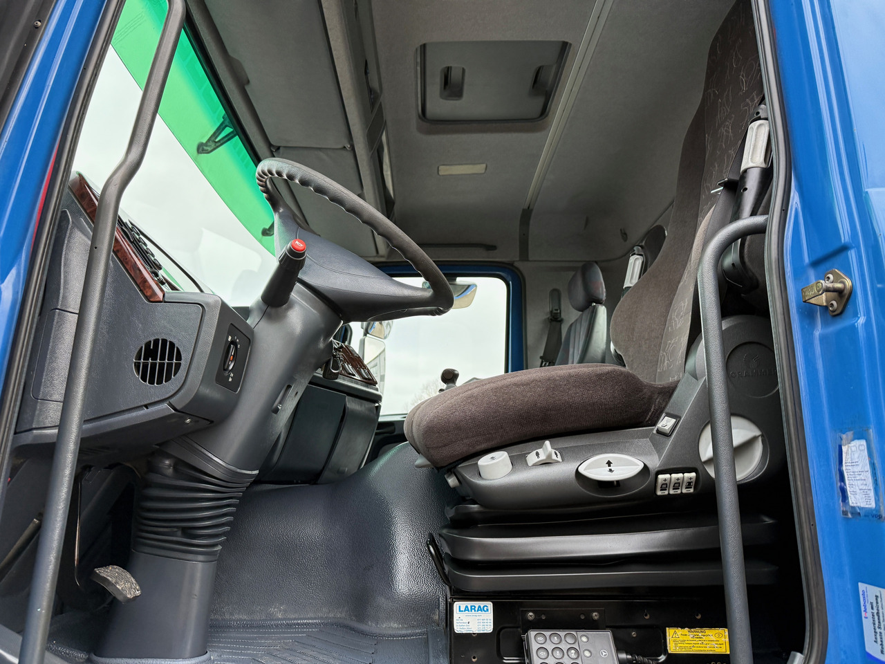 Camion container de gunoi Mercedes-Benz 3243 Actros MP1 4-Achs Absetzkipper: Foto 18