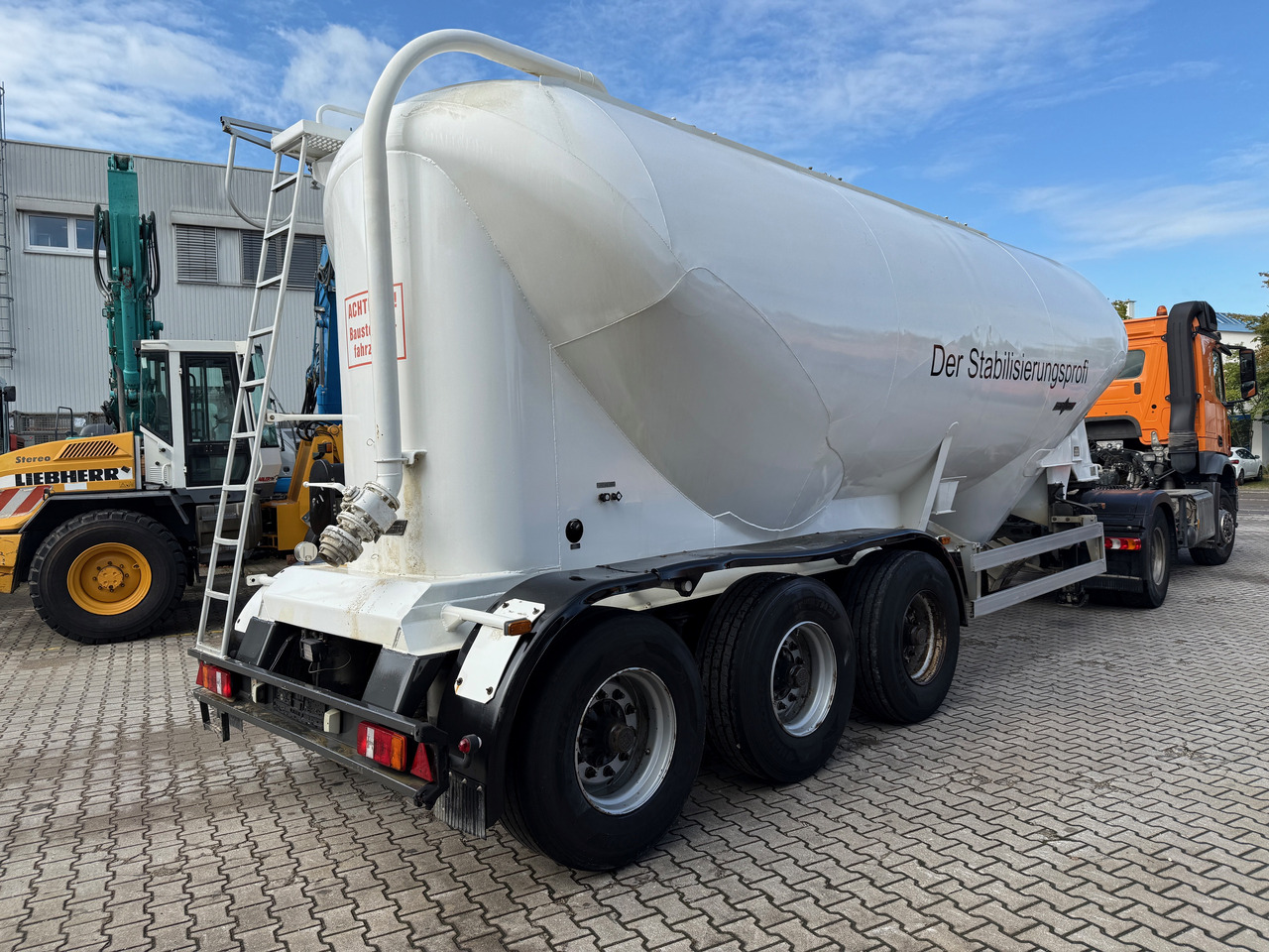 Spitzer SF24/34 3-Achs Siloauflieger - Semiremorcă siloz: Foto 4 Spitzer SF24/34 3-Achs Siloauflieger - Semiremorcă siloz: Foto 4