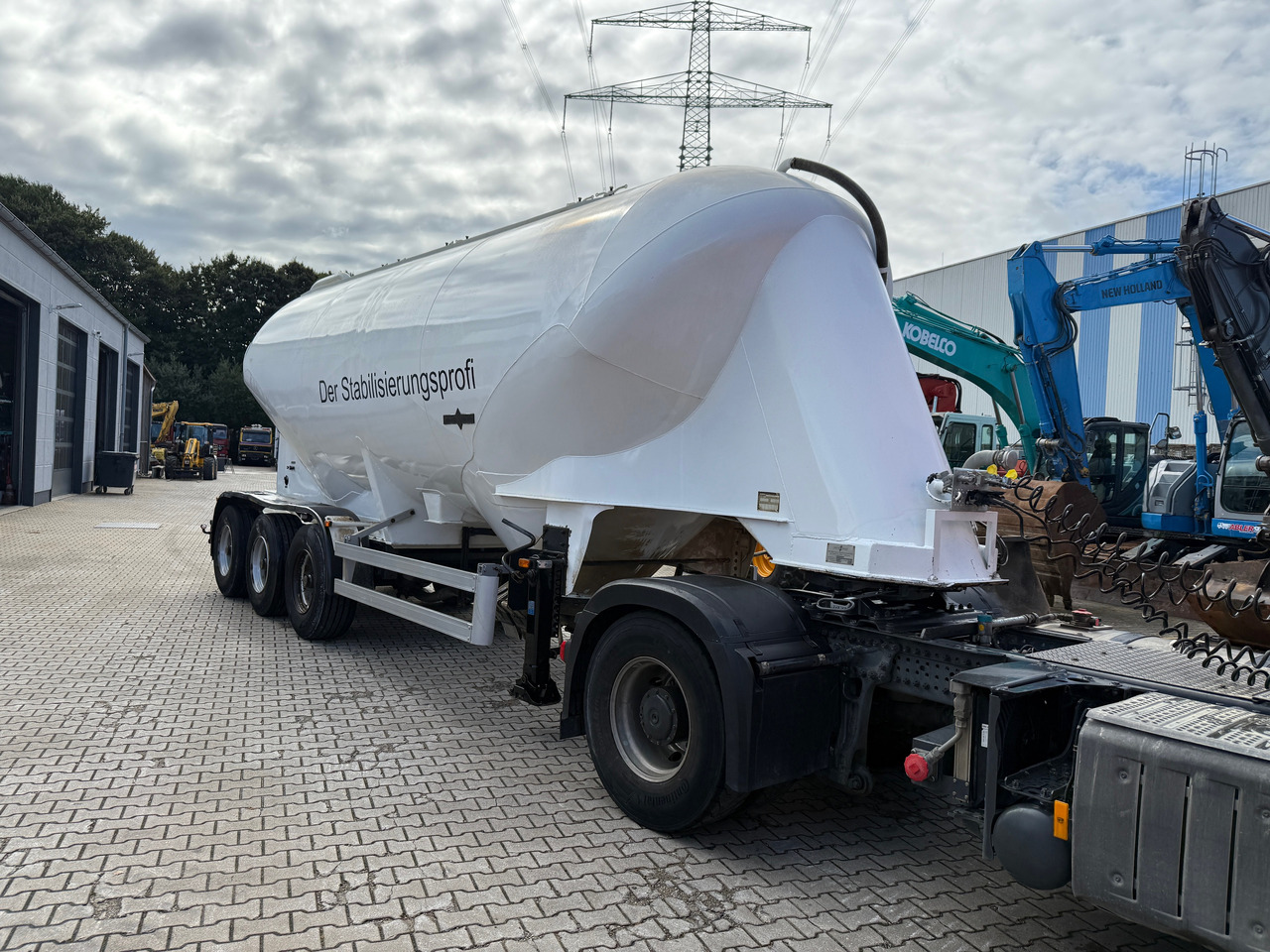 Spitzer SF24/34 3-Achs Siloauflieger - Semiremorcă siloz: Foto 3 Spitzer SF24/34 3-Achs Siloauflieger - Semiremorcă siloz: Foto 3