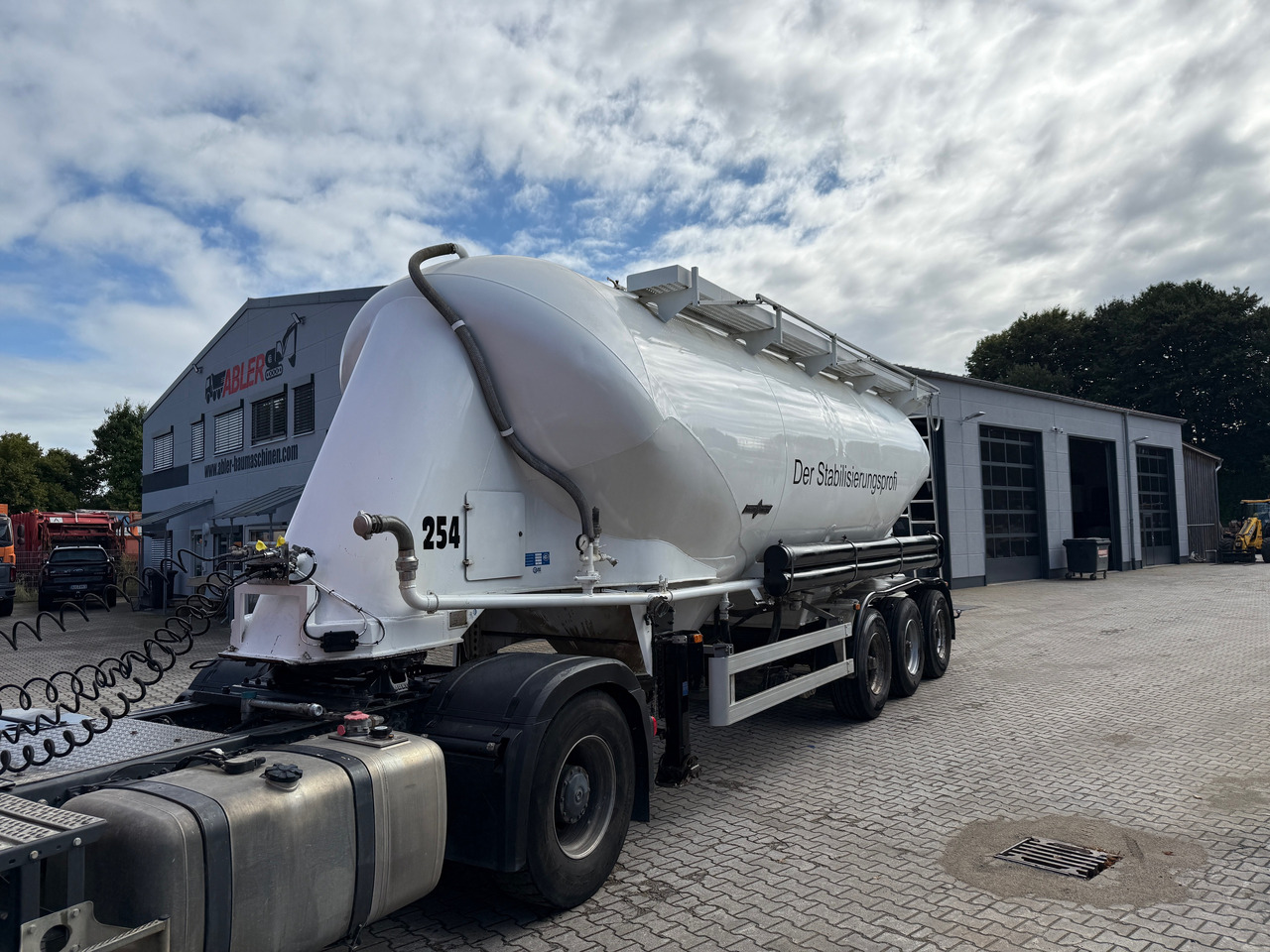 Spitzer SF24/34 3-Achs Siloauflieger - Semiremorcă siloz: Foto 2 Spitzer SF24/34 3-Achs Siloauflieger - Semiremorcă siloz: Foto 2