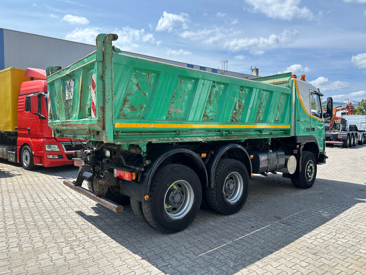 Volvo FM12 340 3-Seiten-Kipper Bordmatic AHK Klima - Camion basculantă: Foto 5 Volvo FM12 340 3-Seiten-Kipper Bordmatic AHK Klima - Camion basculantă: Foto 5