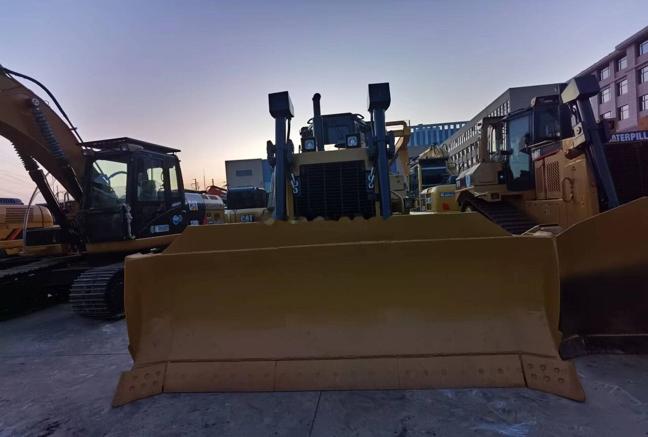 CAT D6H - Buldozer: Foto 2 CAT D6H - Buldozer: Foto 2
