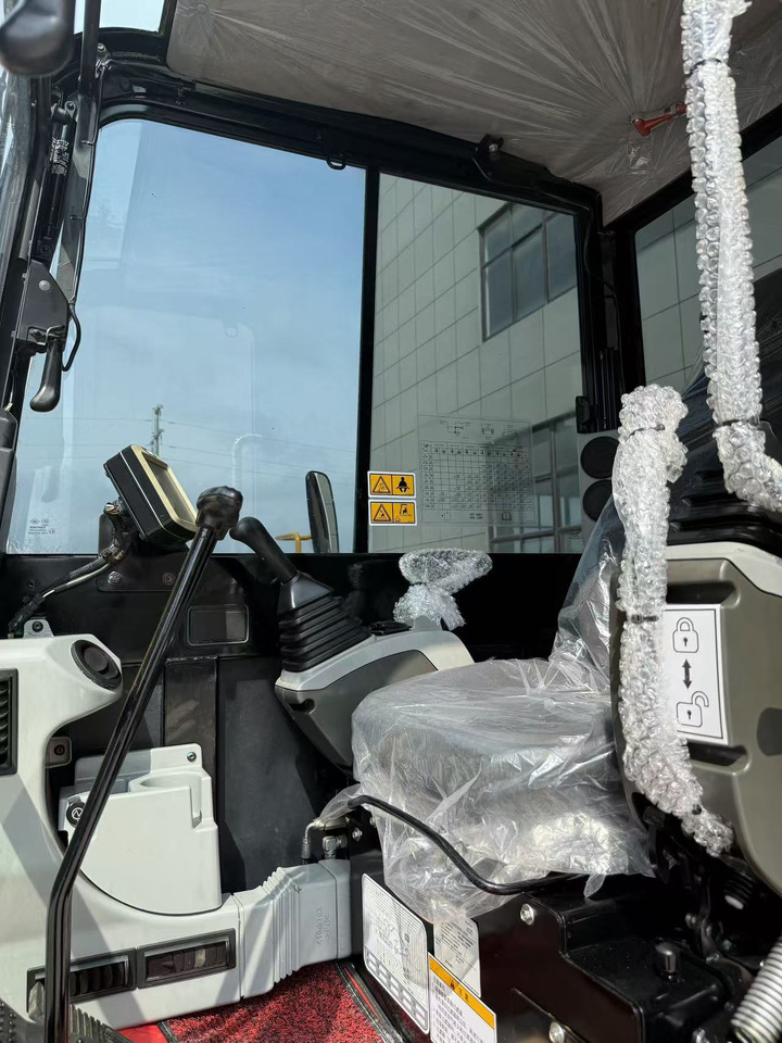 CATERPILLAR 305.5E2 - Mini excavator: Foto 5 CATERPILLAR 305.5E2 - Mini excavator: Foto 5