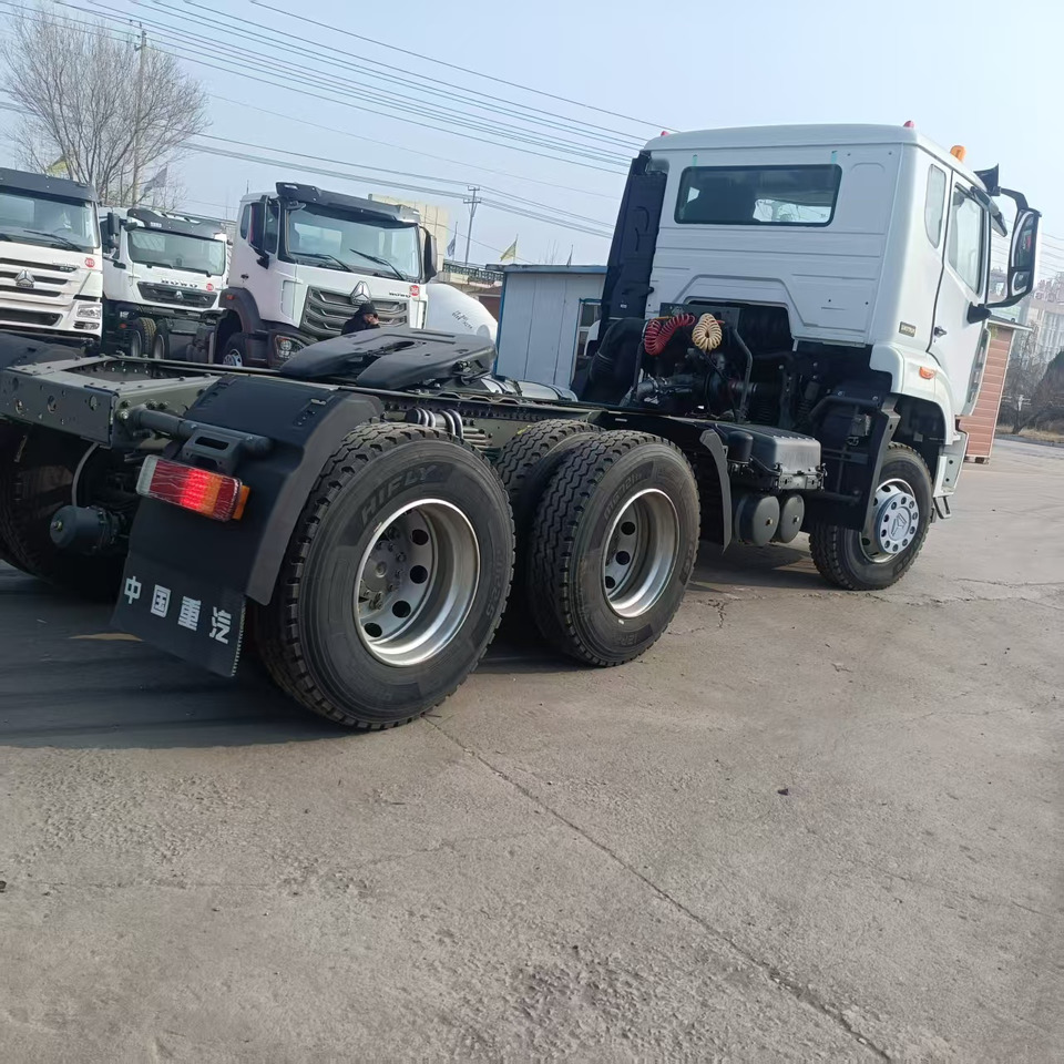 Cap tractor Sinotruk HOHAN 6*4 Tractor: Foto 9