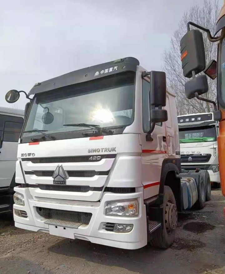 Sinotruk HOWO 420 Tractor - Cap tractor: Foto 1 Sinotruk HOWO 420 Tractor - Cap tractor: Foto 1