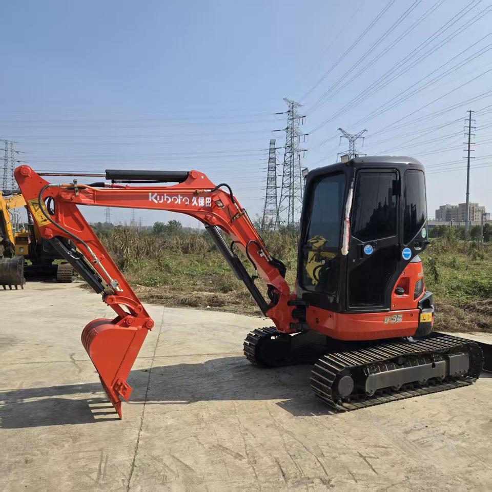 KUBOTA U35 - Mini excavator: Foto 1 KUBOTA U35 - Mini excavator: Foto 1