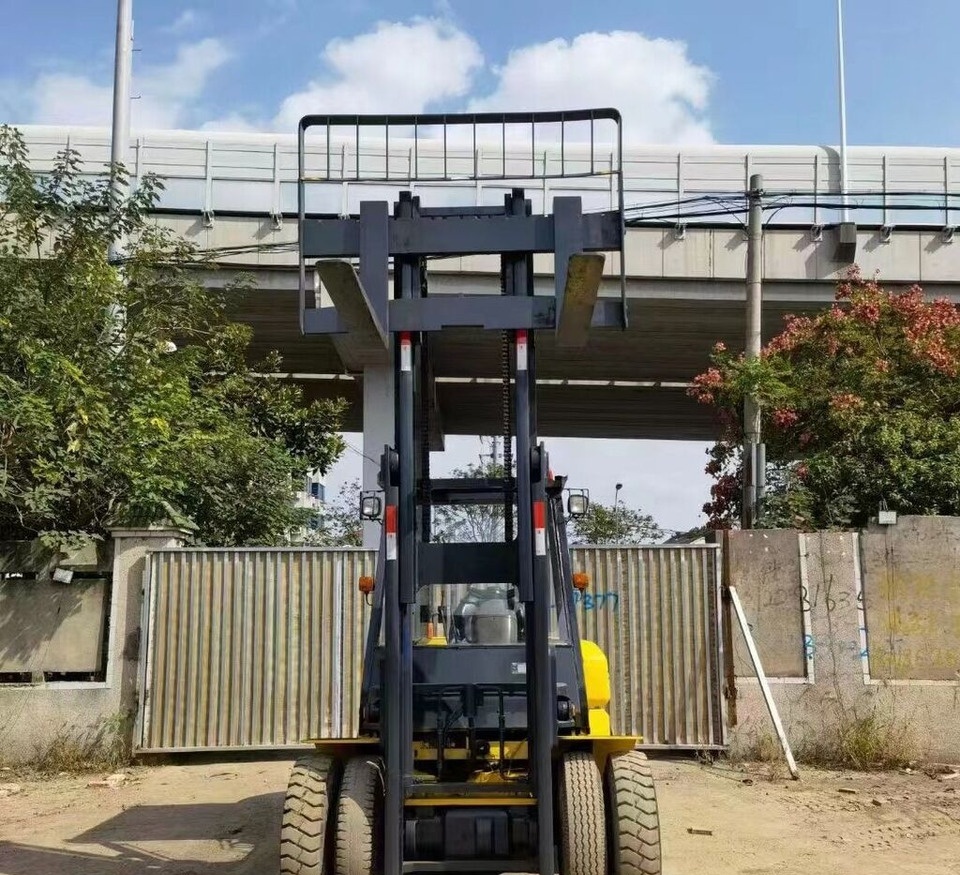 Komatsu FD70 - Stivuitor diesel: Foto 1 Komatsu FD70 - Stivuitor diesel: Foto 1