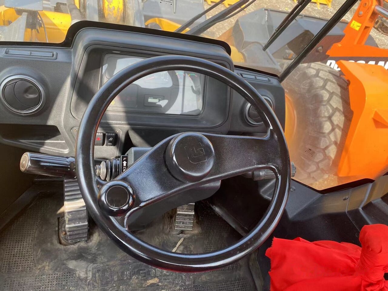 LiuGong 870H - Încărcător frontal pe pneuri: Foto 5 LiuGong 870H - Încărcător frontal pe pneuri: Foto 5