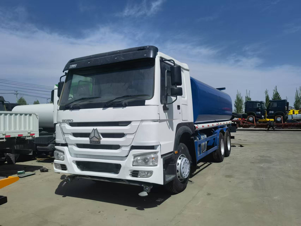 Sinotruk HOWO 6*4 Sprinkler - Maşina comunala: Foto 1 Sinotruk HOWO 6*4 Sprinkler - Maşina comunala: Foto 1