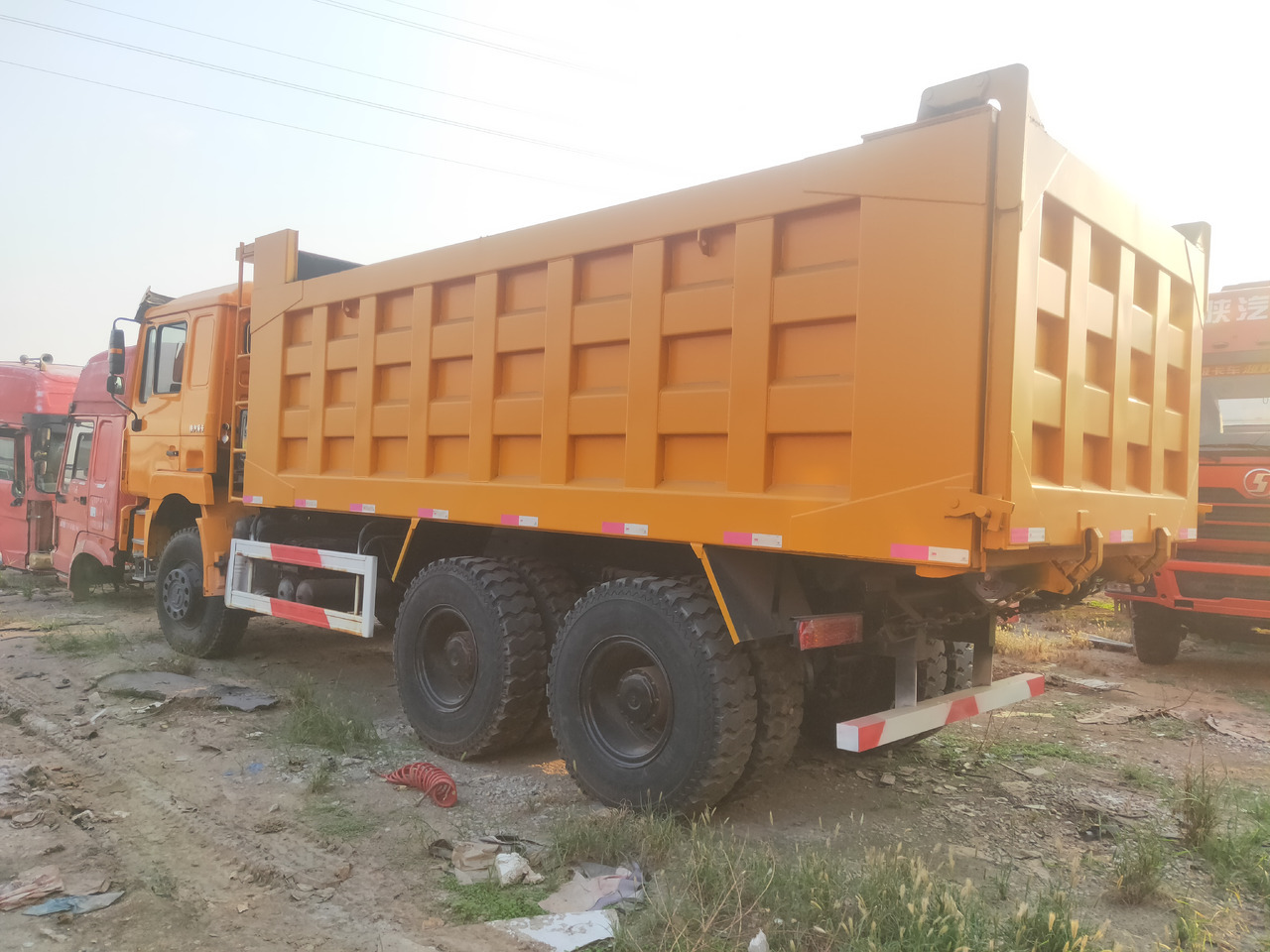 Shacman F3000 6*4 Dump truck - Camion basculantă: Foto 2 Shacman F3000 6*4 Dump truck - Camion basculantă: Foto 2
