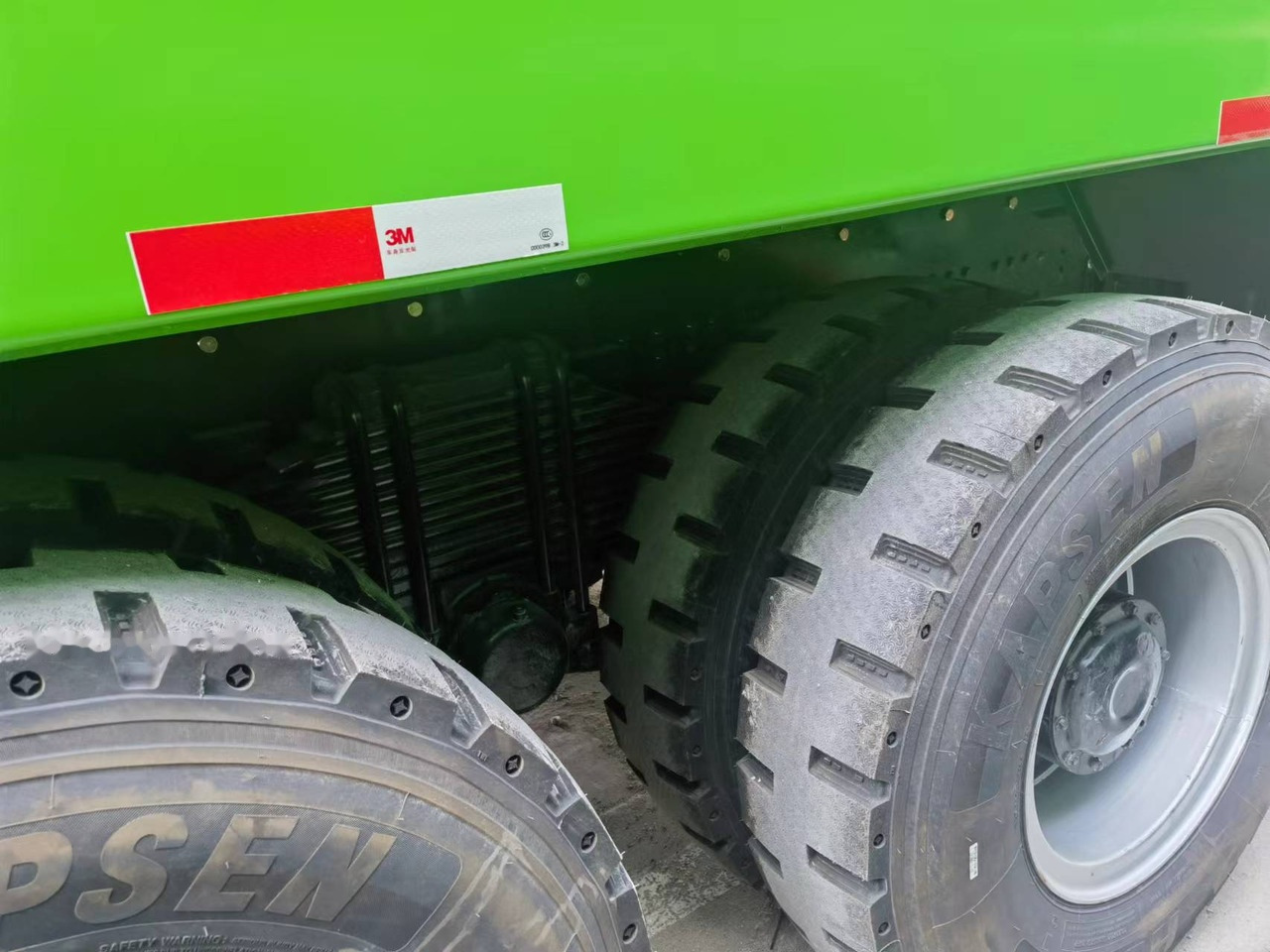 Shacman F3000 8*4 Dump truck - Camion basculantă: Foto 2 Shacman F3000 8*4 Dump truck - Camion basculantă: Foto 2