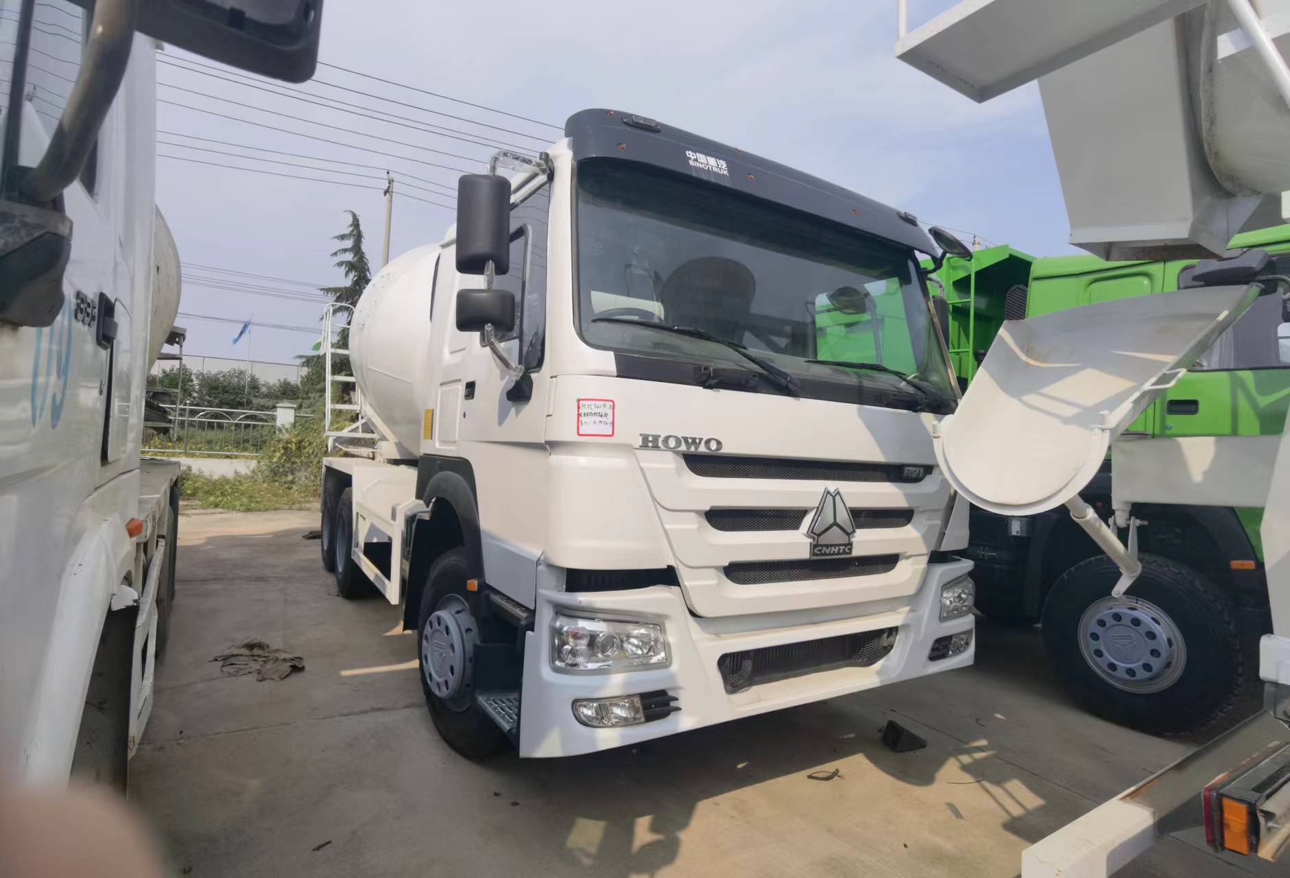 Sinotruk HOWO 371 6*4 Concrete mixer truck - Autobetonieră: Foto 1 Sinotruk HOWO 371 6*4 Concrete mixer truck - Autobetonieră: Foto 1