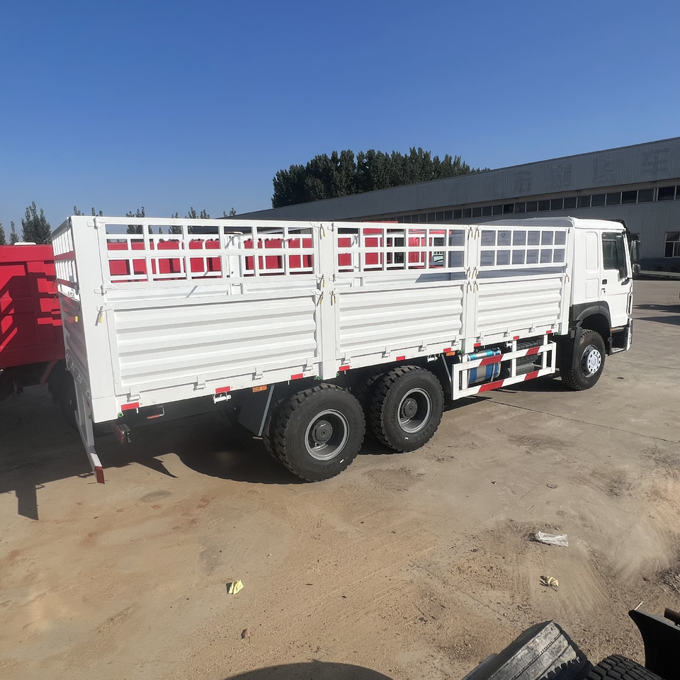 Sinotruk HOWO 371 6*4 Fence truck - Camion platformă: Foto 3 Sinotruk HOWO 371 6*4 Fence truck - Camion platformă: Foto 3