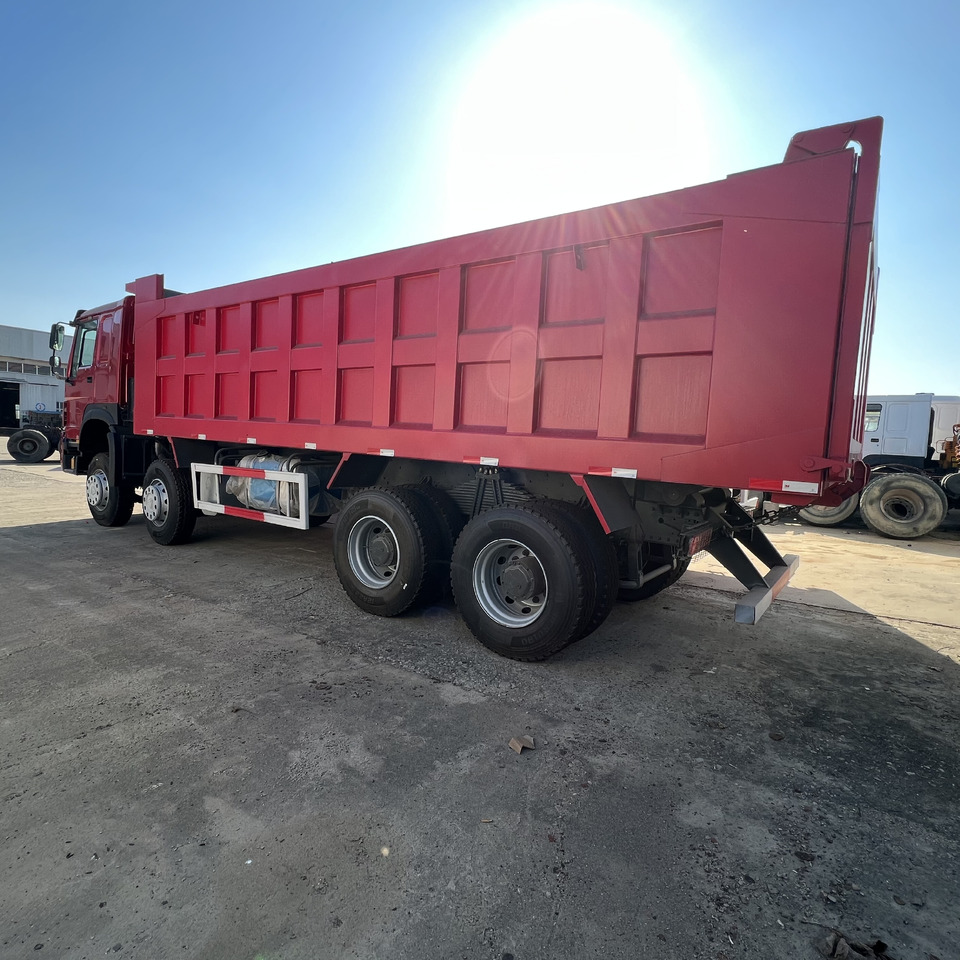 Sinotruk HOWO 371 8*4 Dump truck - Camion basculantă: Foto 4 Sinotruk HOWO 371 8*4 Dump truck - Camion basculantă: Foto 4