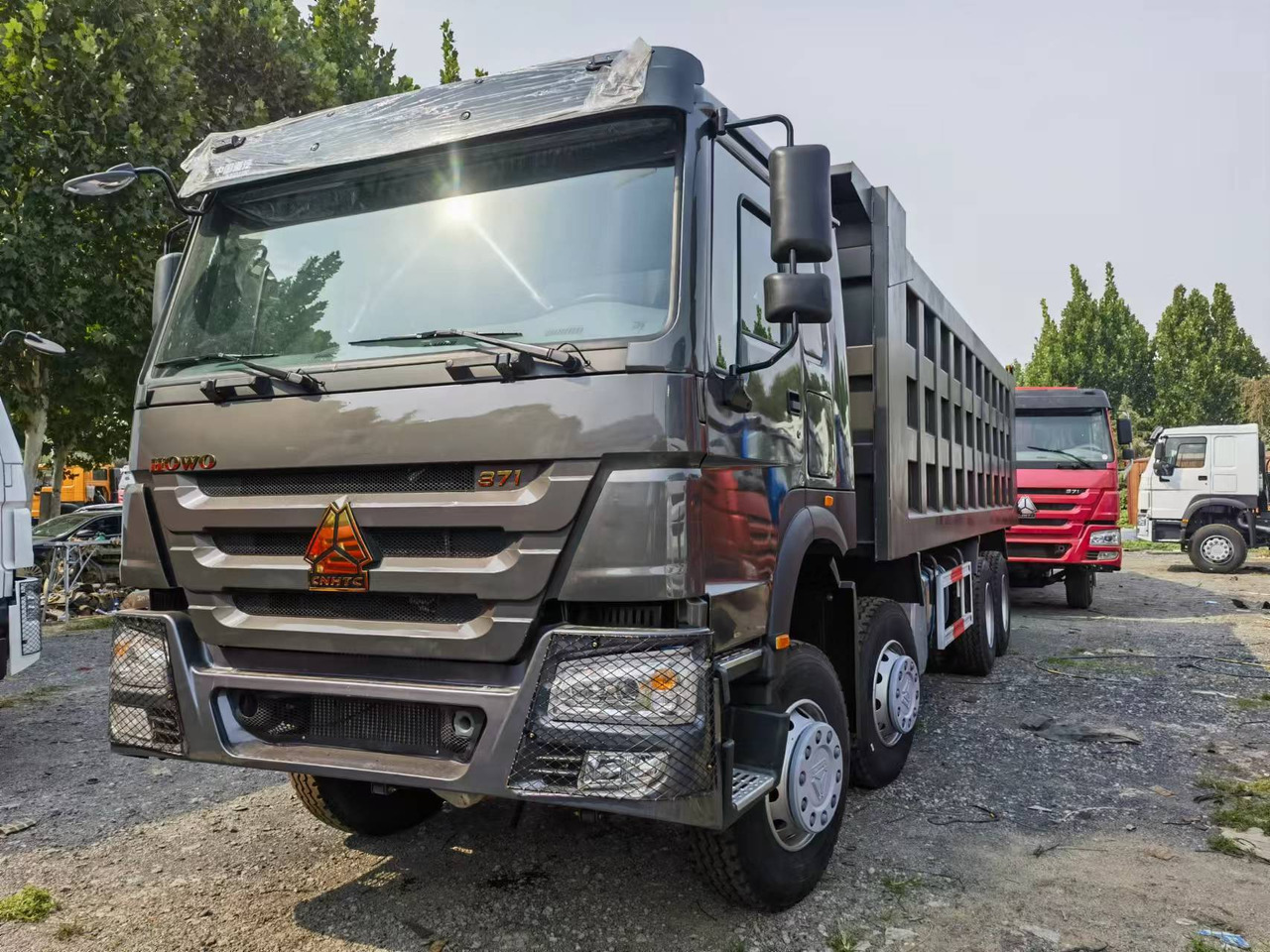 Sinotruk HOWO 371 8*4 Dump truck - Camion basculantă: Foto 1 Sinotruk HOWO 371 8*4 Dump truck - Camion basculantă: Foto 1