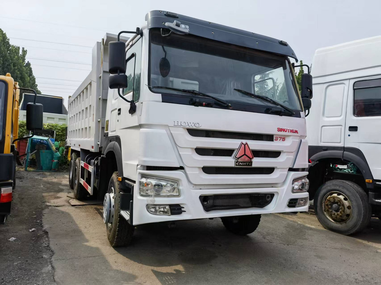 Sinotruk HOWO 375 6*4 Dump truck - Camion basculantă: Foto 1 Sinotruk HOWO 375 6*4 Dump truck - Camion basculantă: Foto 1