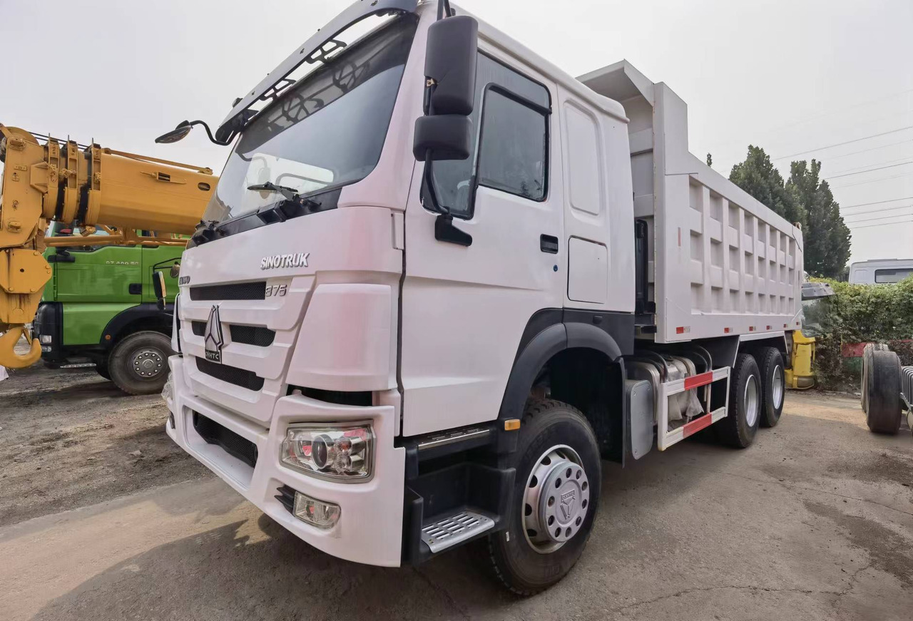 Sinotruk HOWO 375 6*4 Dump truck - Camion basculantă: Foto 5 Sinotruk HOWO 375 6*4 Dump truck - Camion basculantă: Foto 5