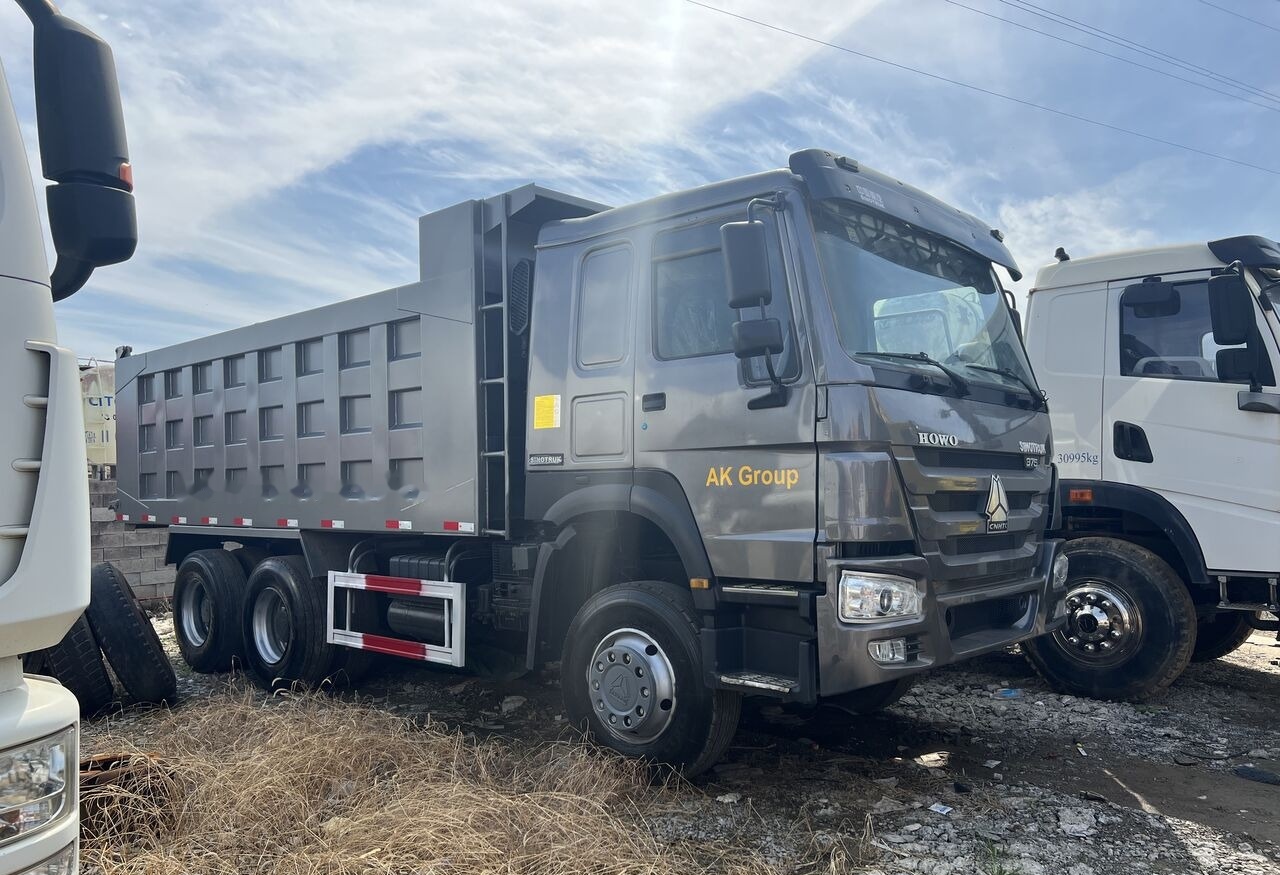 Sinotruk HOWO 375 6*4 Dump truck - Camion basculantă: Foto 1 Sinotruk HOWO 375 6*4 Dump truck - Camion basculantă: Foto 1