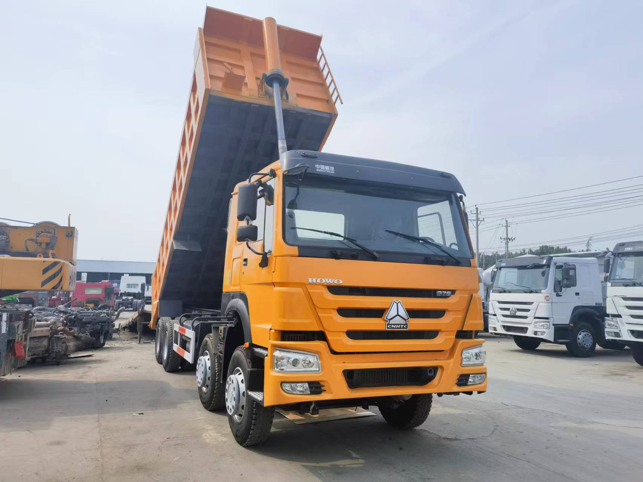 Sinotruk HOWO 375 8*4 Dump truck - Camion basculantă: Foto 3 Sinotruk HOWO 375 8*4 Dump truck - Camion basculantă: Foto 3
