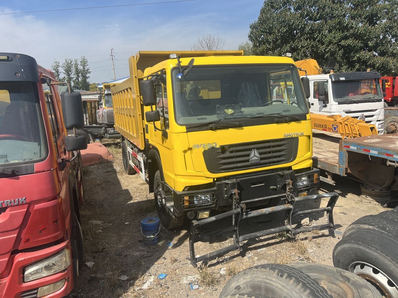 Sinotruk HOWO 4*2 Dump truck - Camion basculantă: Foto 4 Sinotruk HOWO 4*2 Dump truck - Camion basculantă: Foto 4