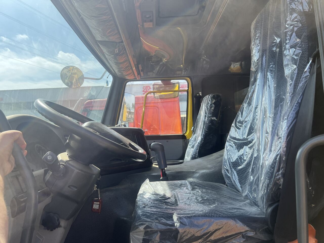 Sinotruk HOWO 4*2 Dump truck - Camion basculantă: Foto 3 Sinotruk HOWO 4*2 Dump truck - Camion basculantă: Foto 3