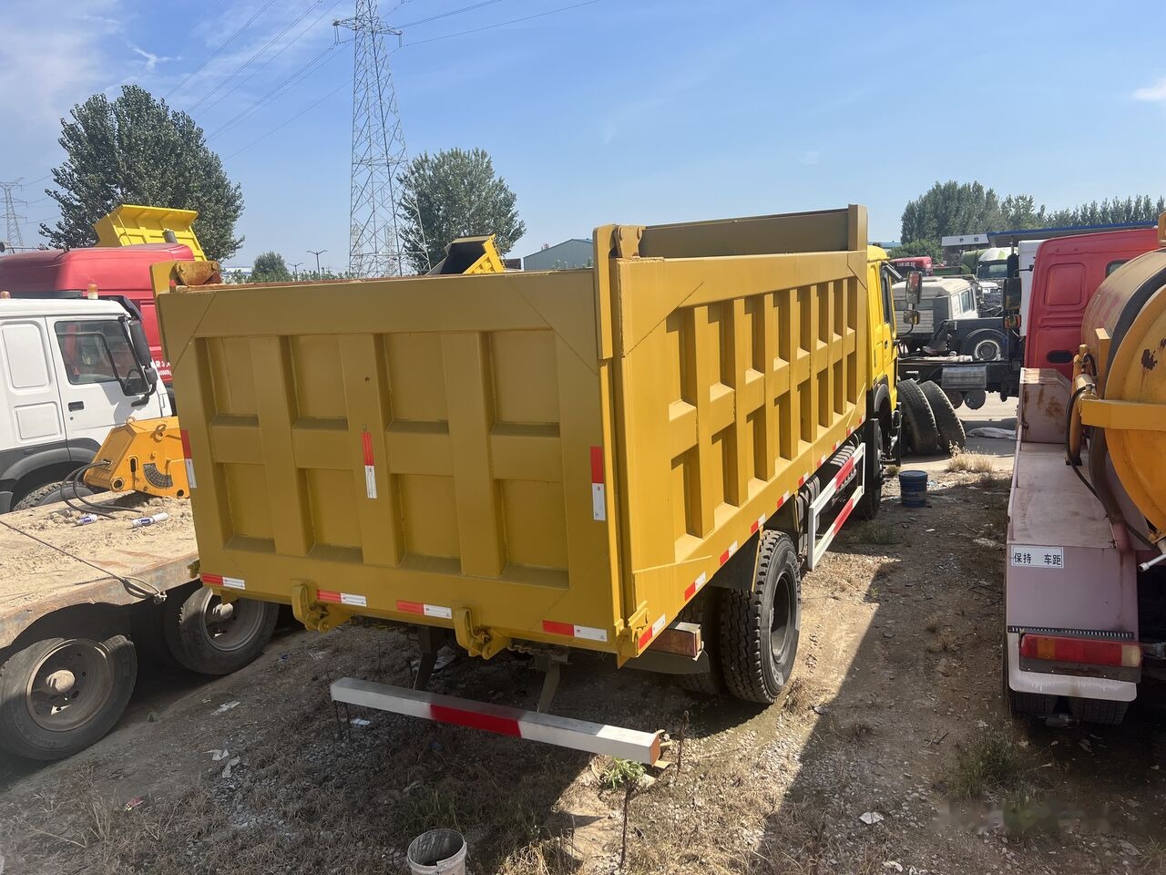 Sinotruk HOWO 4*2 Dump truck - Camion basculantă: Foto 2 Sinotruk HOWO 4*2 Dump truck - Camion basculantă: Foto 2