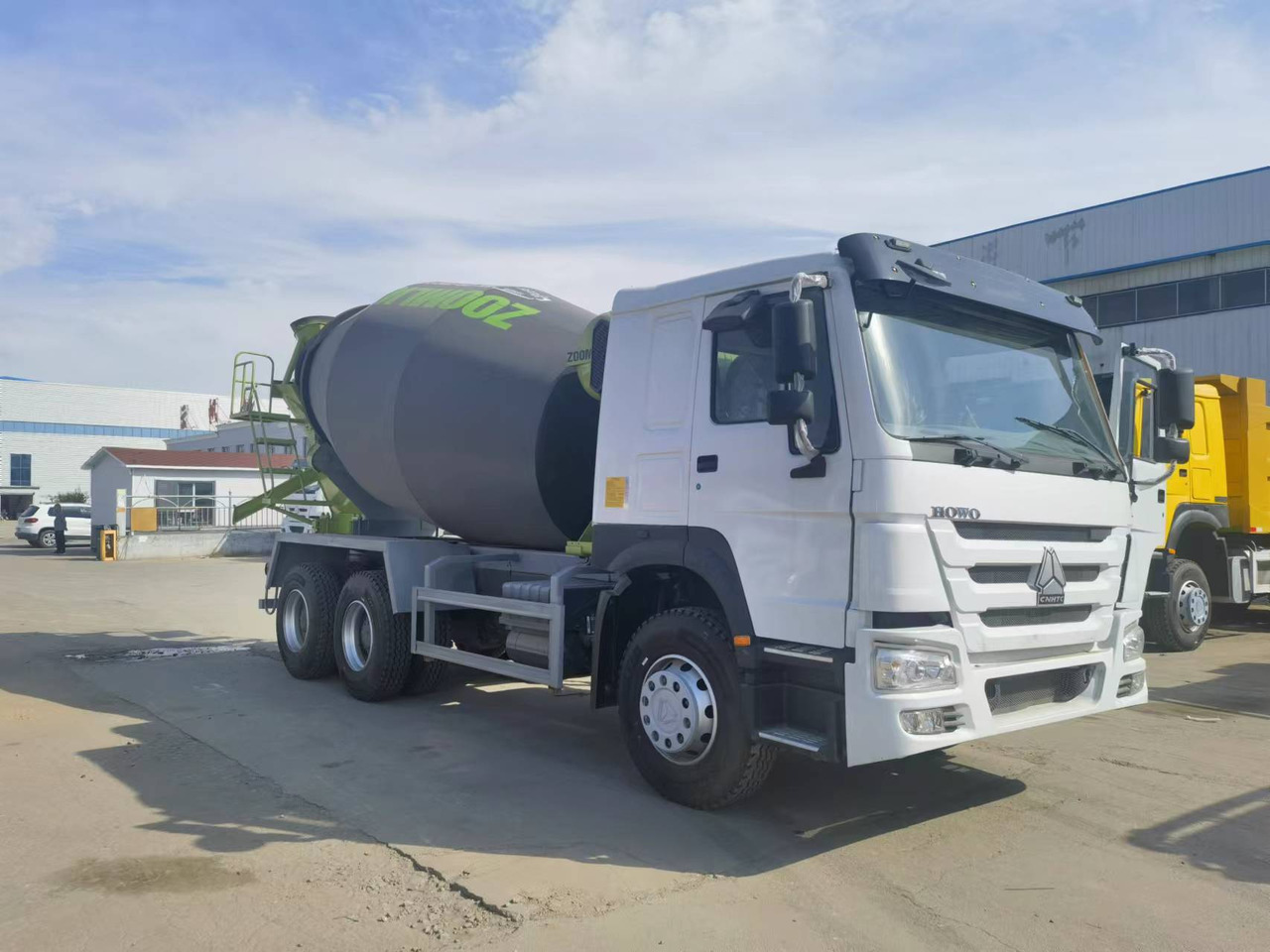 Sinotruk HOWO 6*4 Concrete mixer truck - Autobetonieră: Foto 5 Sinotruk HOWO 6*4 Concrete mixer truck - Autobetonieră: Foto 5