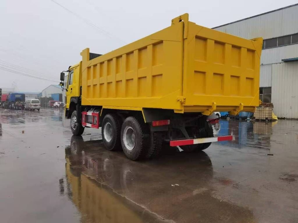 Sinotruk HOWO 6*4 Dump truck - Camion basculantă: Foto 4 Sinotruk HOWO 6*4 Dump truck - Camion basculantă: Foto 4