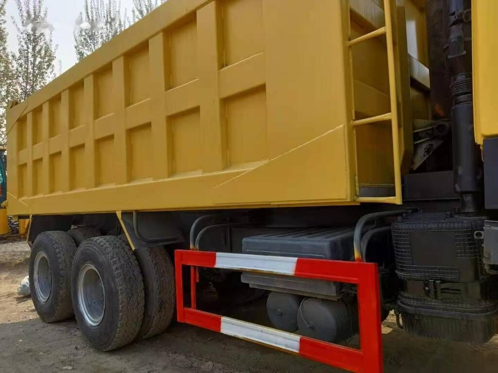 Sinotruk HOWO 6*4 Dump truck - Camion basculantă: Foto 5 Sinotruk HOWO 6*4 Dump truck - Camion basculantă: Foto 5